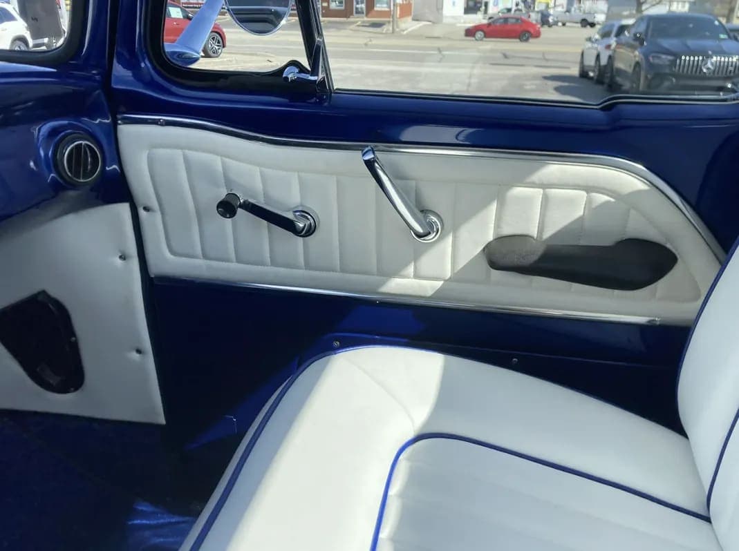 1966 Ford F-100 Custom Cab 4×4, view