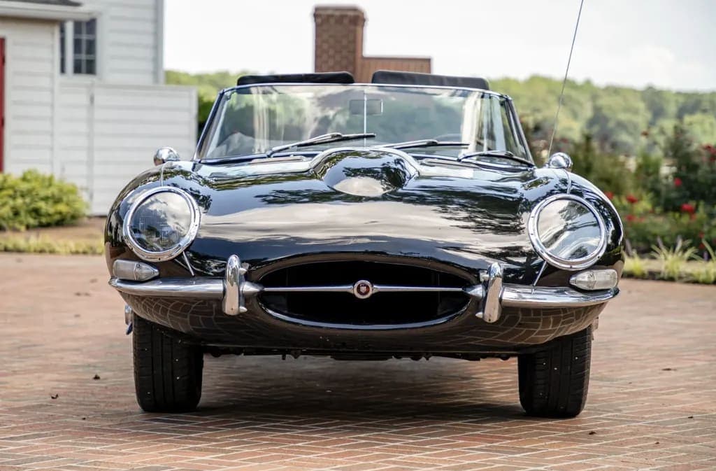 1967 Jaguar XKE Series I 4.2 Roadster, view