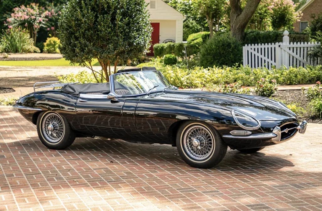 1967 Jaguar XKE Series I 4.2 Roadster, view
