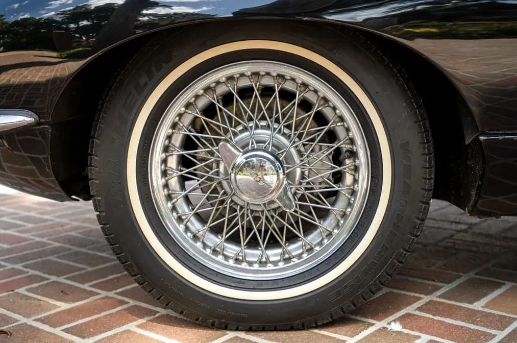 1967 Jaguar XKE Series I 4.2 Roadster, view