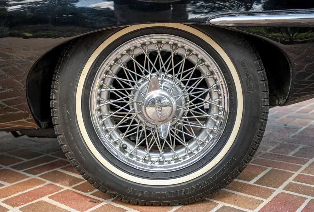 1967 Jaguar XKE Series I 4.2 Roadster, view