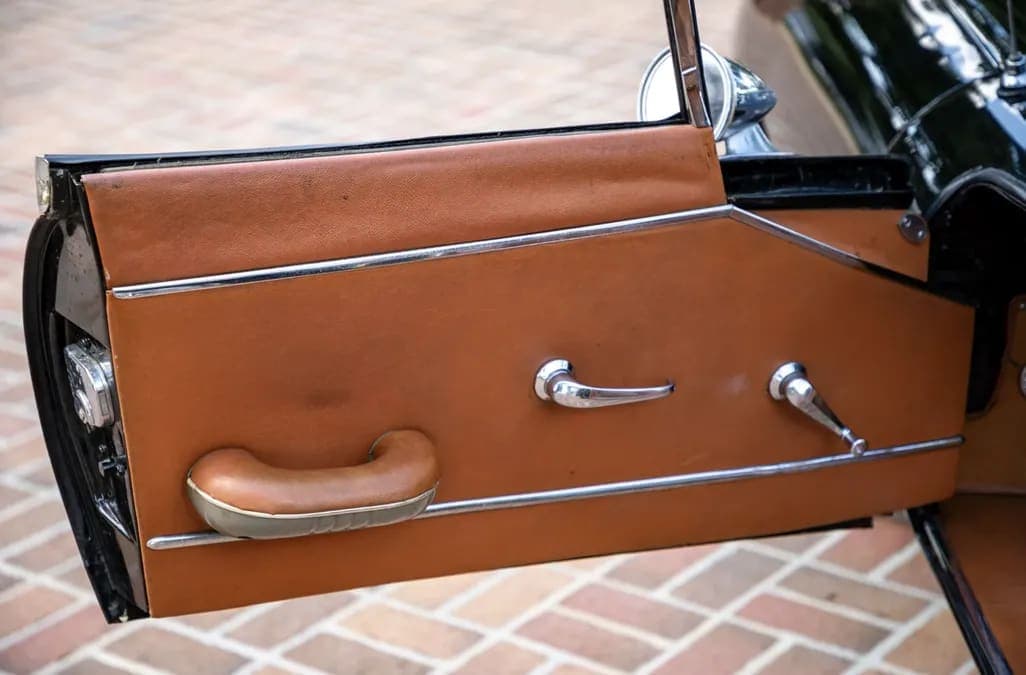 1967 Jaguar XKE Series I 4.2 Roadster, view