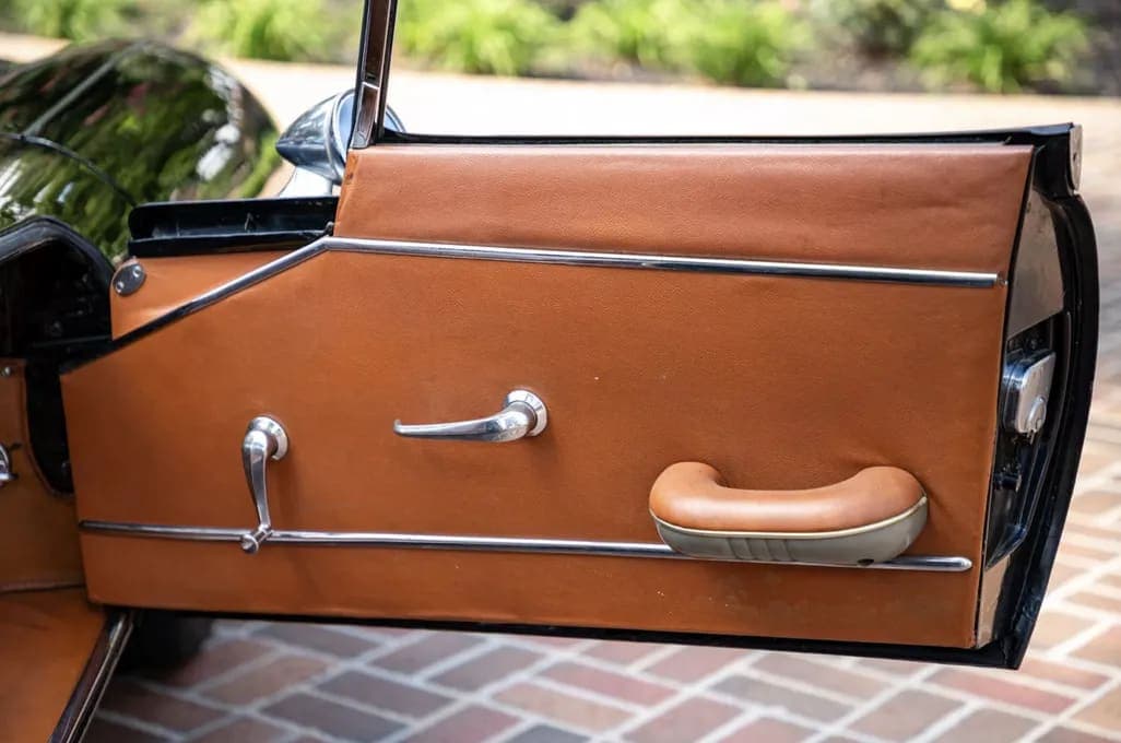 1967 Jaguar XKE Series I 4.2 Roadster, view