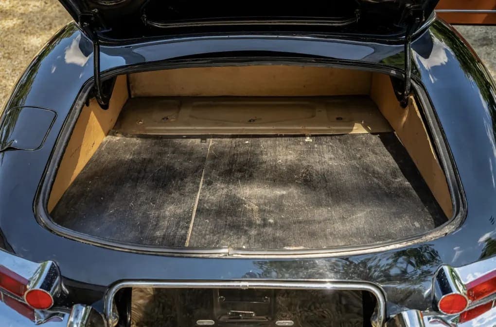 1967 Jaguar XKE Series I 4.2 Roadster, view