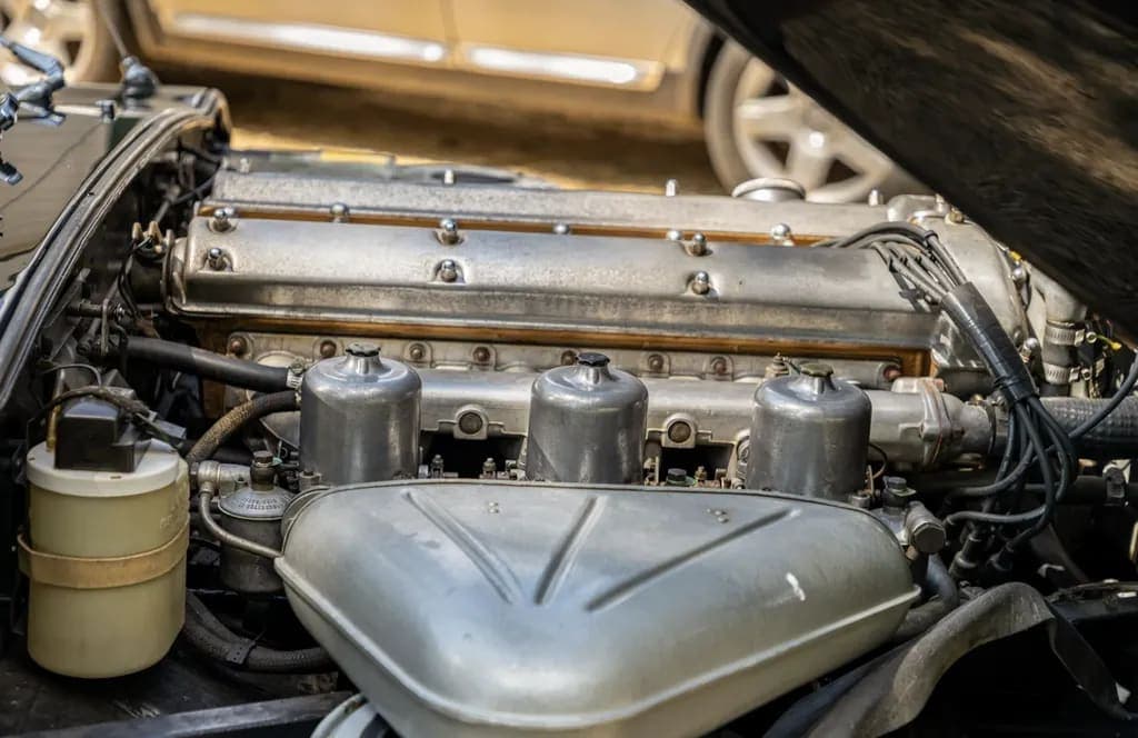 1967 Jaguar XKE Series I 4.2 Roadster, view