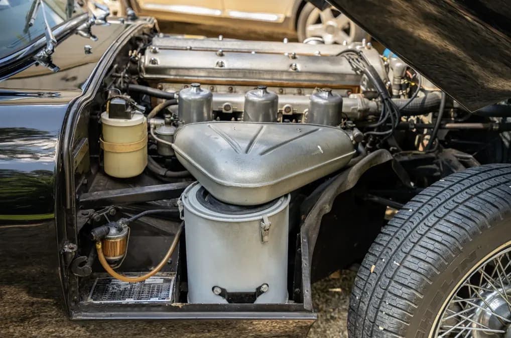 1967 Jaguar XKE Series I 4.2 Roadster, view