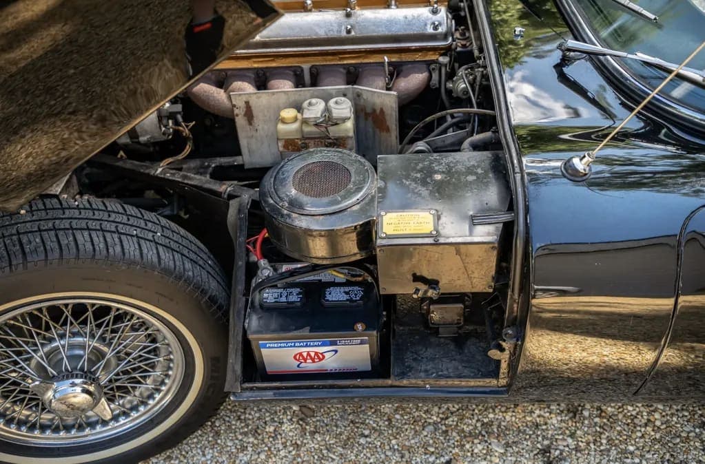 1967 Jaguar XKE Series I 4.2 Roadster, view