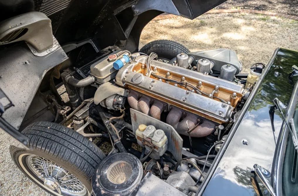 1967 Jaguar XKE Series I 4.2 Roadster, view