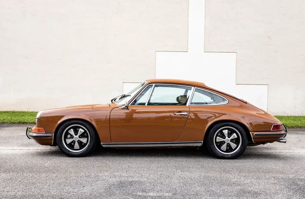 1970 Porsche 911S Coupe, view