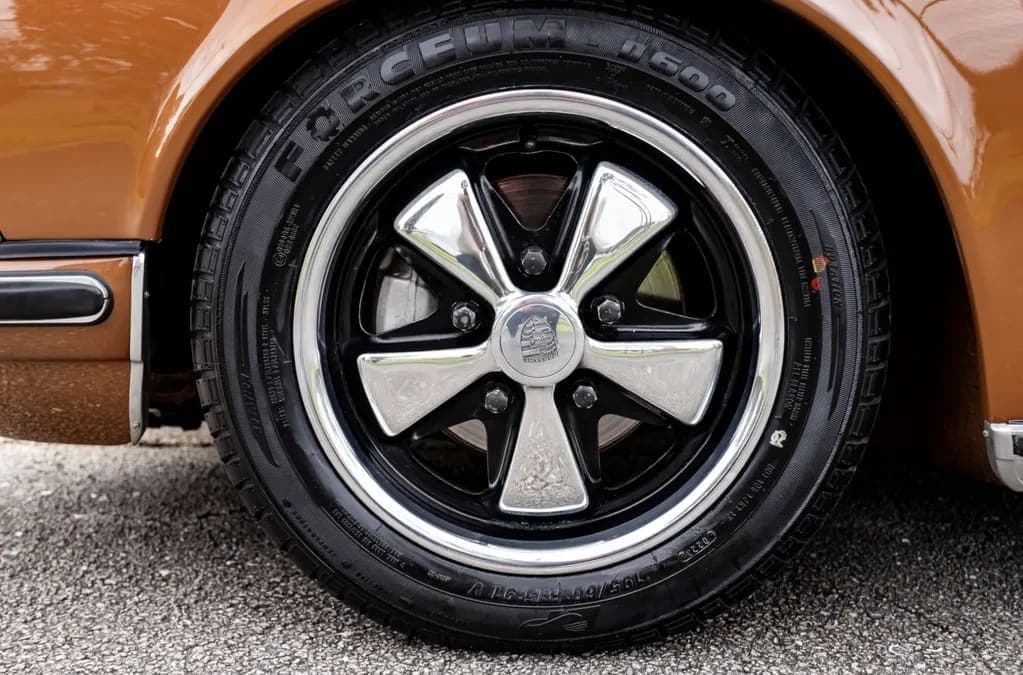 1970 Porsche 911S Coupe, view