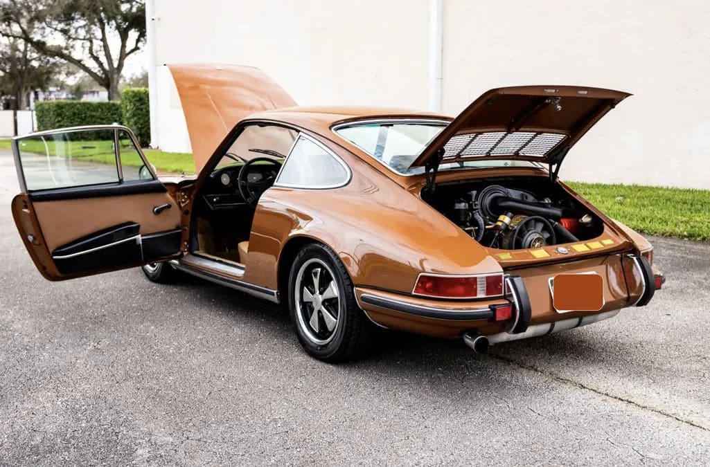 1970 Porsche 911S Coupe, view