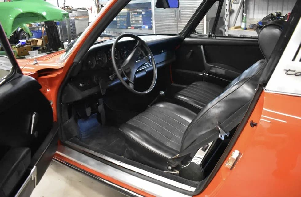 1971 Porsche 911S Targa, view