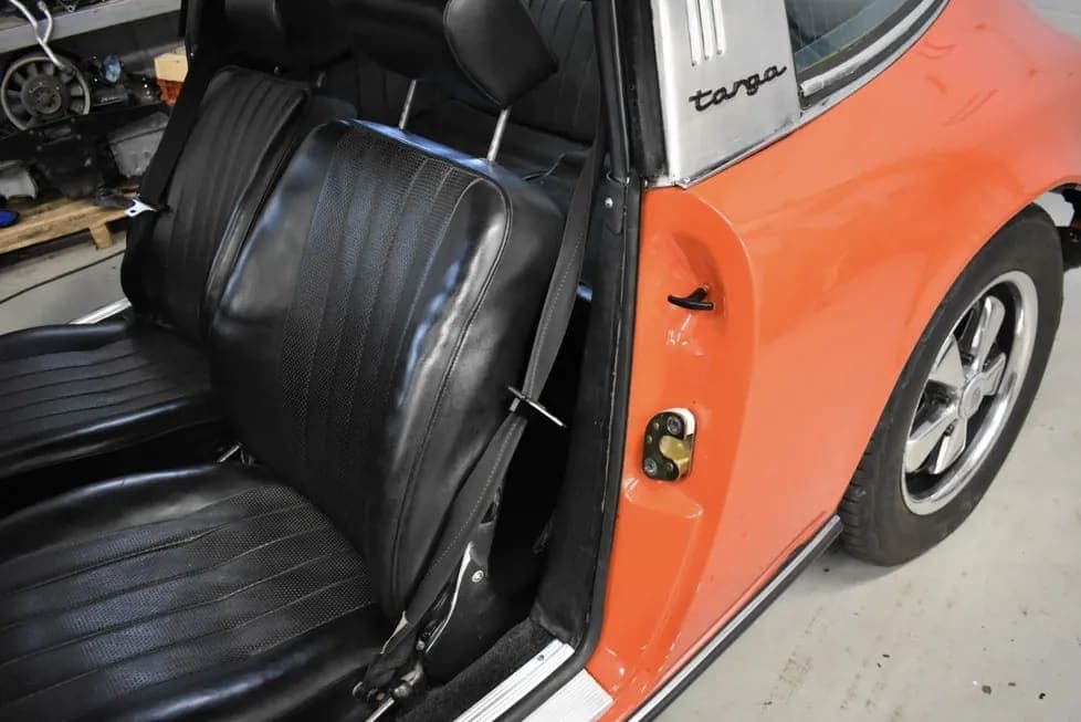 1971 Porsche 911S Targa, view