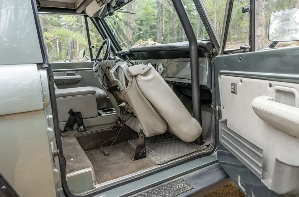 1972 Ford Bronco 302 5-Speed, view
